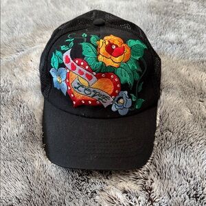 Sam's‎ Cap Eternal Love Black Trucker Hat Adjustable Strap Love Heart Unisex